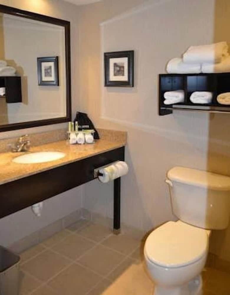 holiday inn express biddeford by ihg