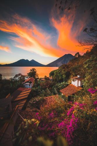 lush atitlan