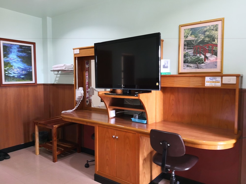 phadaeng hotel