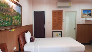 phadaeng hotel