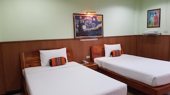 phadaeng hotel