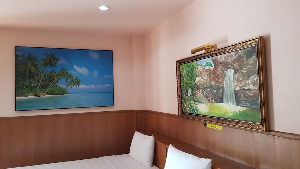 phadaeng hotel