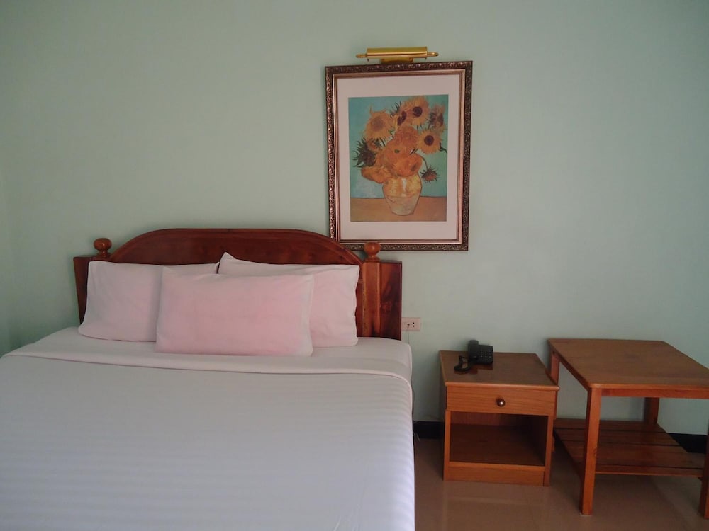 phadaeng hotel