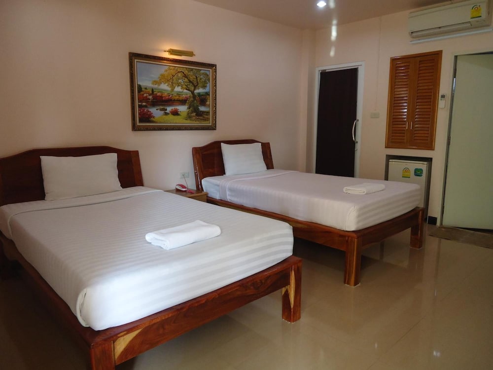 phadaeng hotel