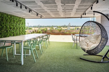 bandb hotel madrid aeropuerto t4