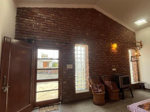 green backpackers hostel adults only