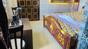 hotel royal island sundarban