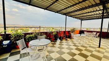 nahargarh palace