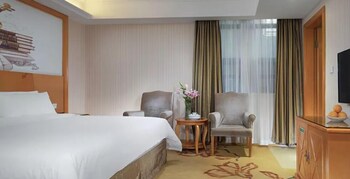 vienna hotel chaozhou bus station