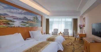 vienna hotel chaozhou bus station