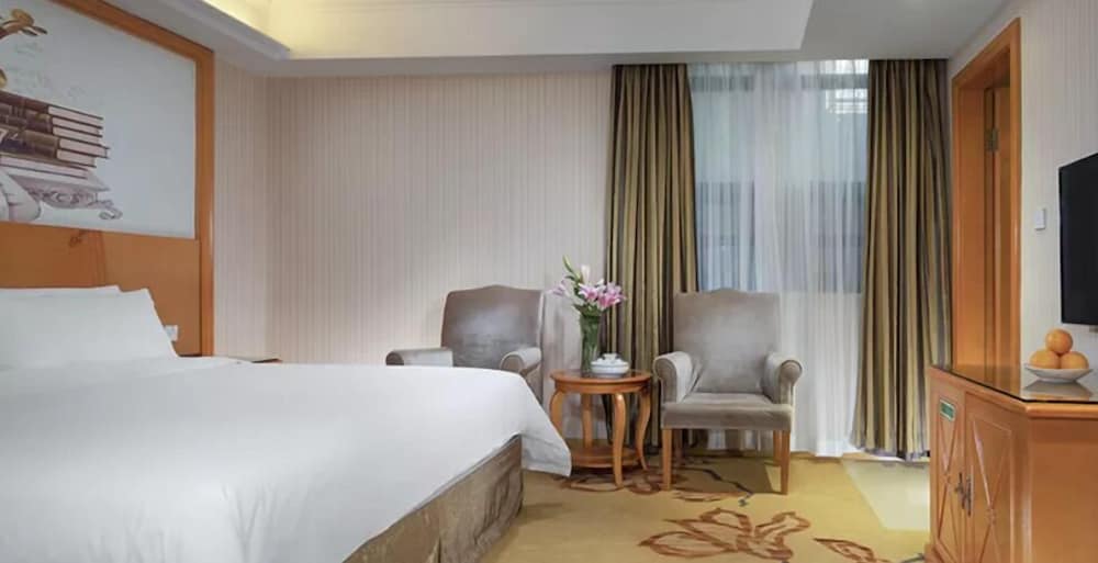 vienna hotel chaozhou bus station
