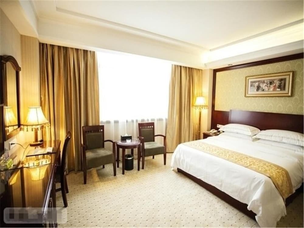 vienna hotel chaozhou bus station