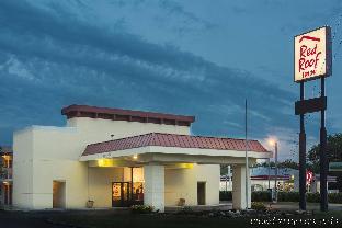 red roof inn bloomington normal university