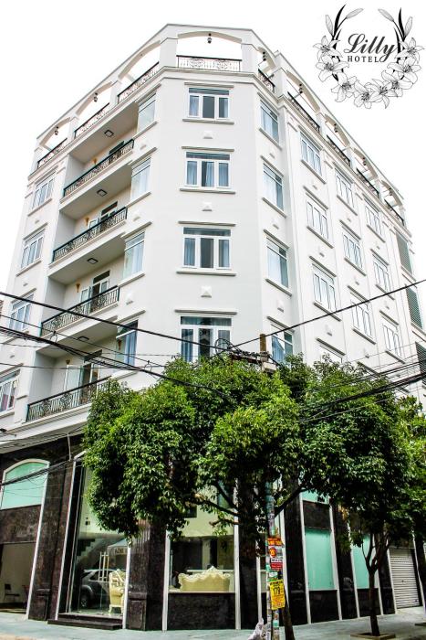 lilly hotel