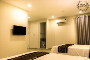 lilly hotel