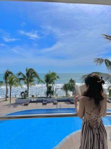 hon rom 2 resort