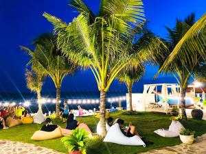 hon rom 2 resort