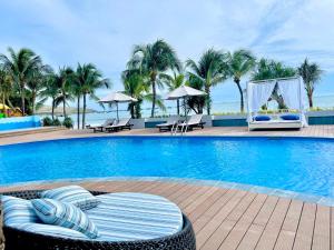 hon rom 2 resort