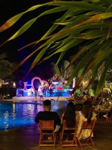 hon rom 2 resort