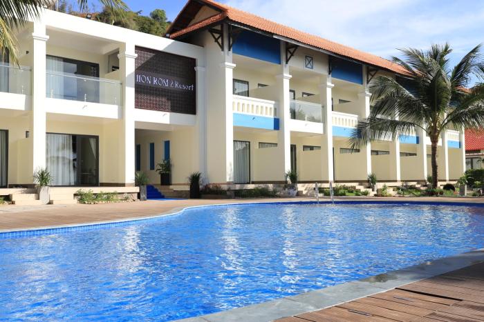 hon rom 2 resort