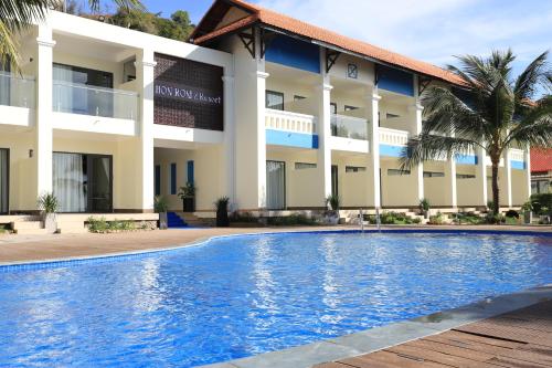 hon rom 2 resort