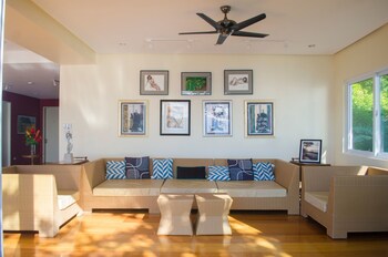 paradiso rito waterfront oasis