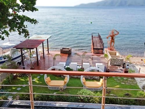 paradiso rito waterfront oasis