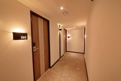 the entaneer poshtel hostel