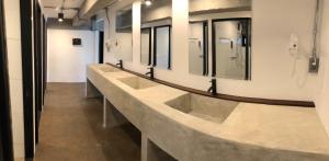 the entaneer poshtel hostel