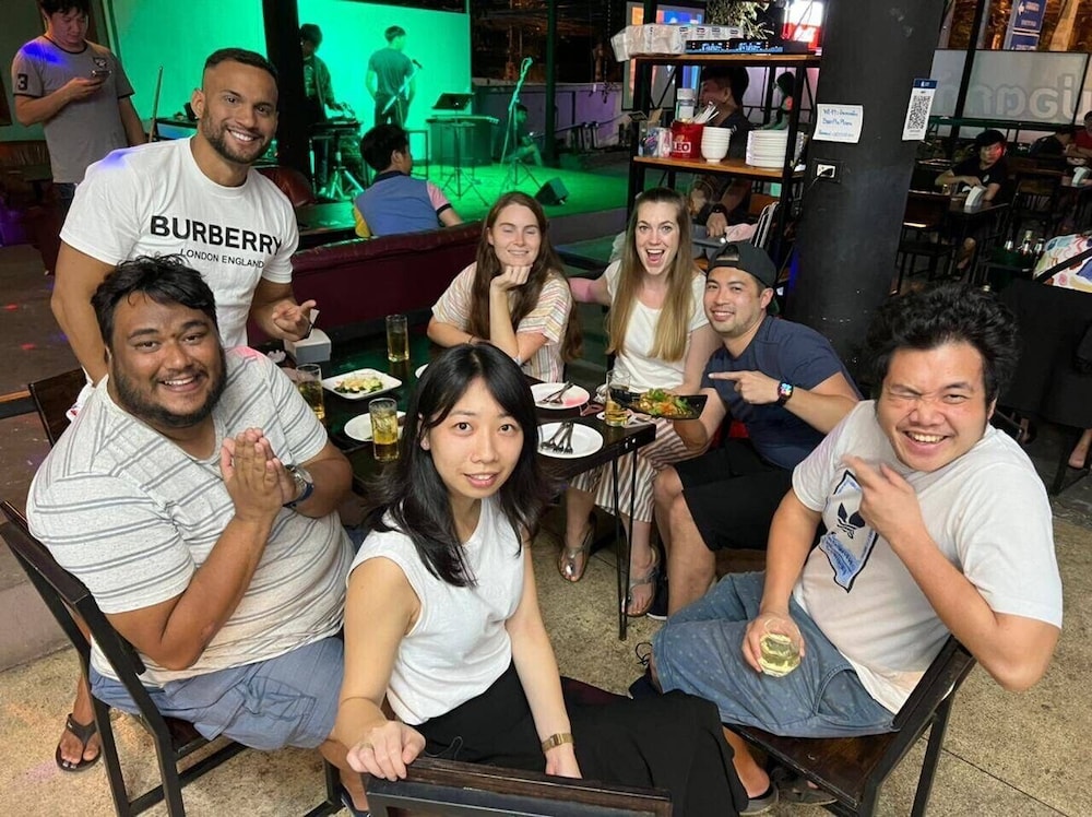 the entaneer poshtel hostel