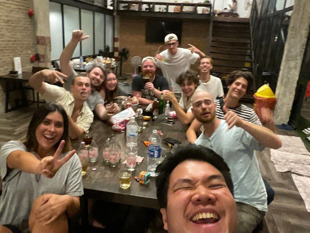 the entaneer poshtel hostel