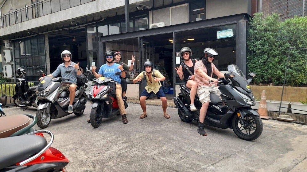 the entaneer poshtel hostel