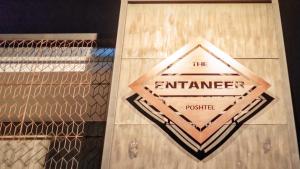 the entaneer poshtel hostel