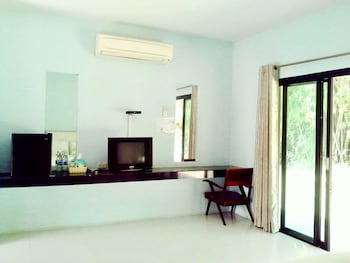 tara resort nakae renu