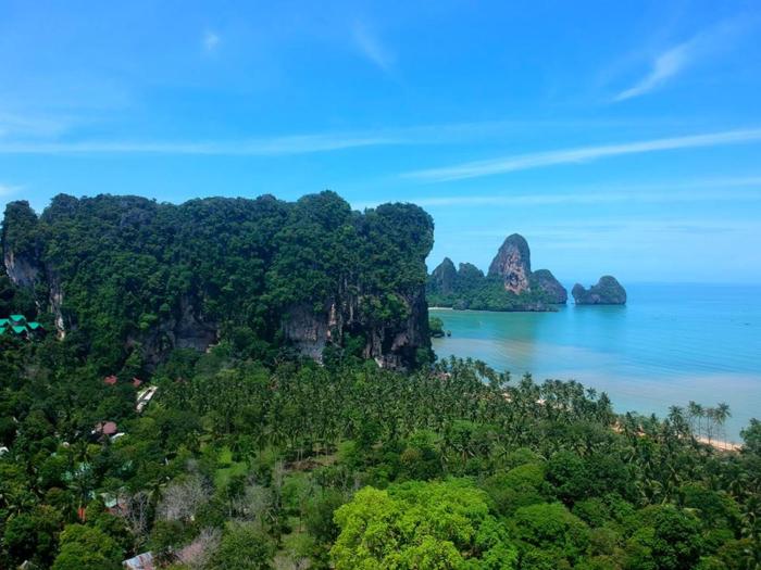 chill out bar and bungalows