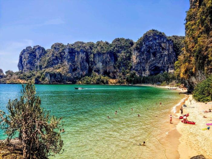 chill out bar and bungalows