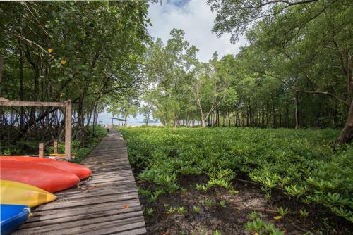 the bananas bungalow