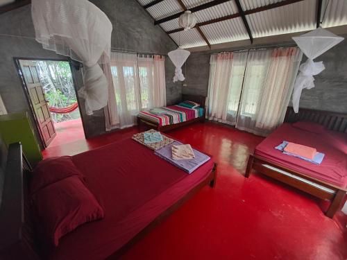 the bananas bungalow