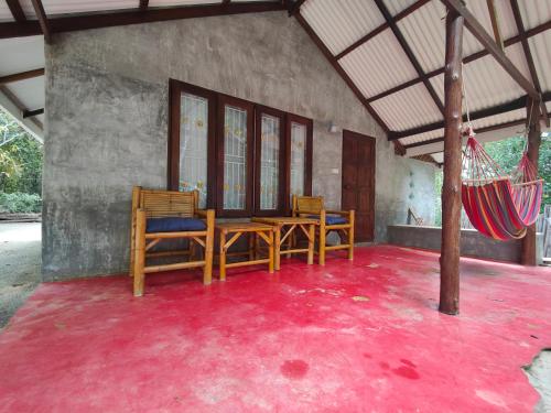 the bananas bungalow