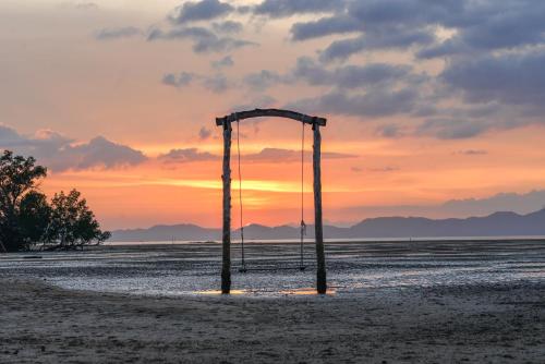 the bananas bungalow