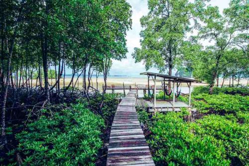 the bananas bungalow