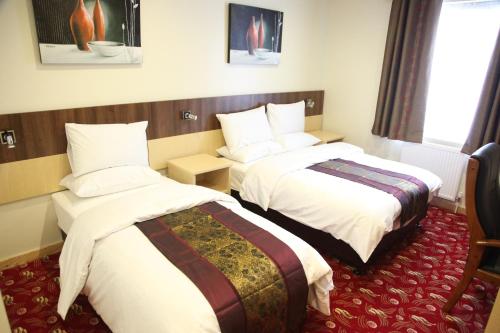 the cambridge hotel