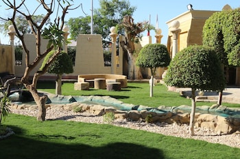 luxor hotel armed forces