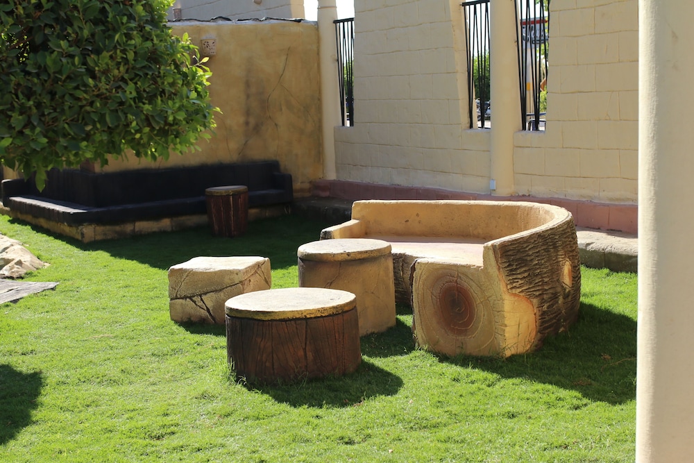 luxor hotel armed forces