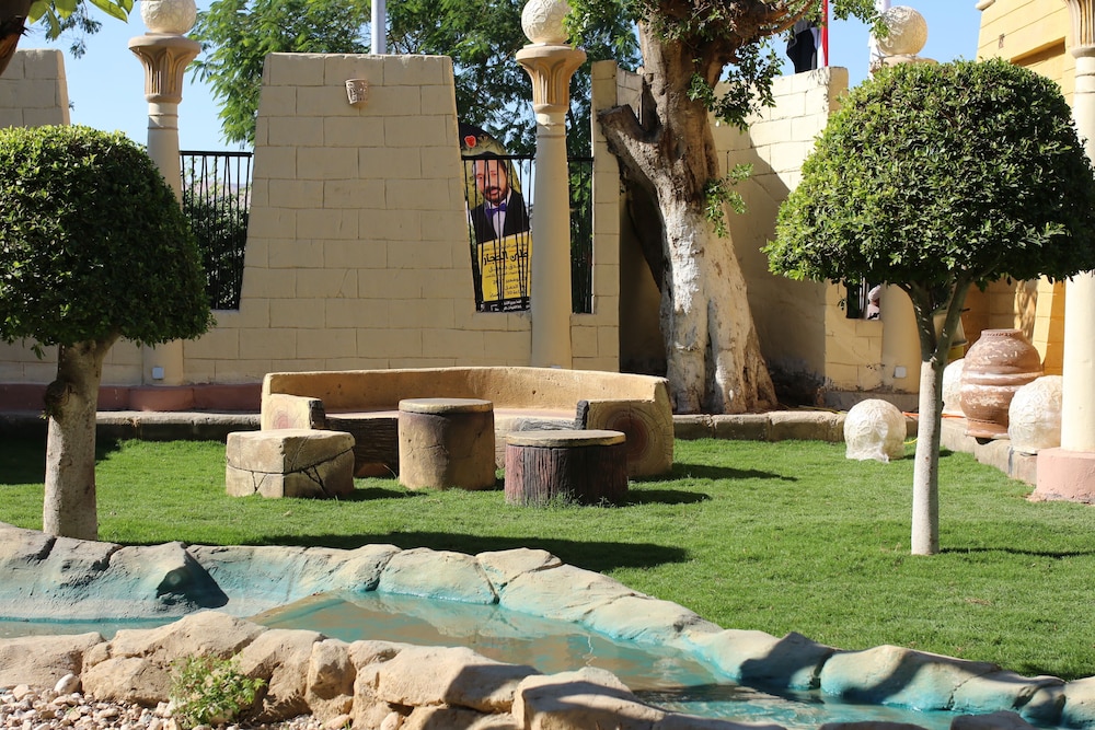 luxor hotel armed forces