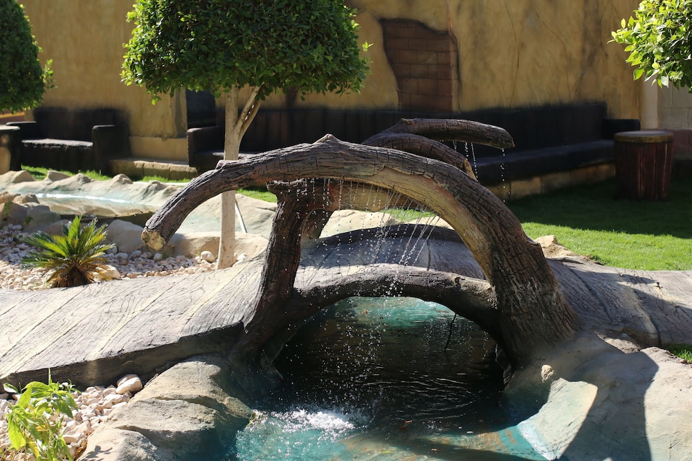 luxor hotel armed forces