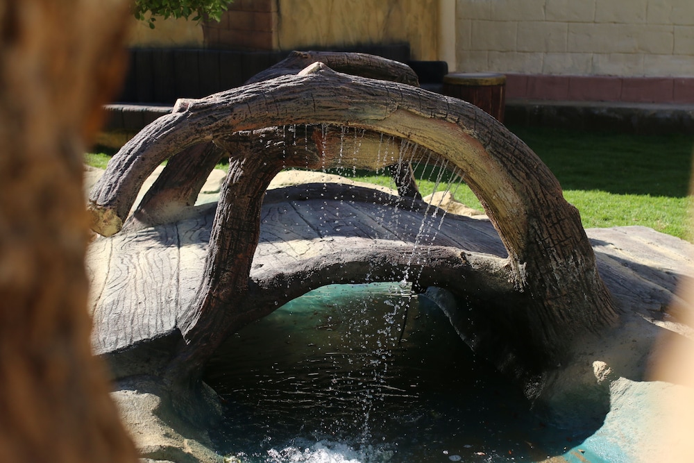 luxor hotel armed forces