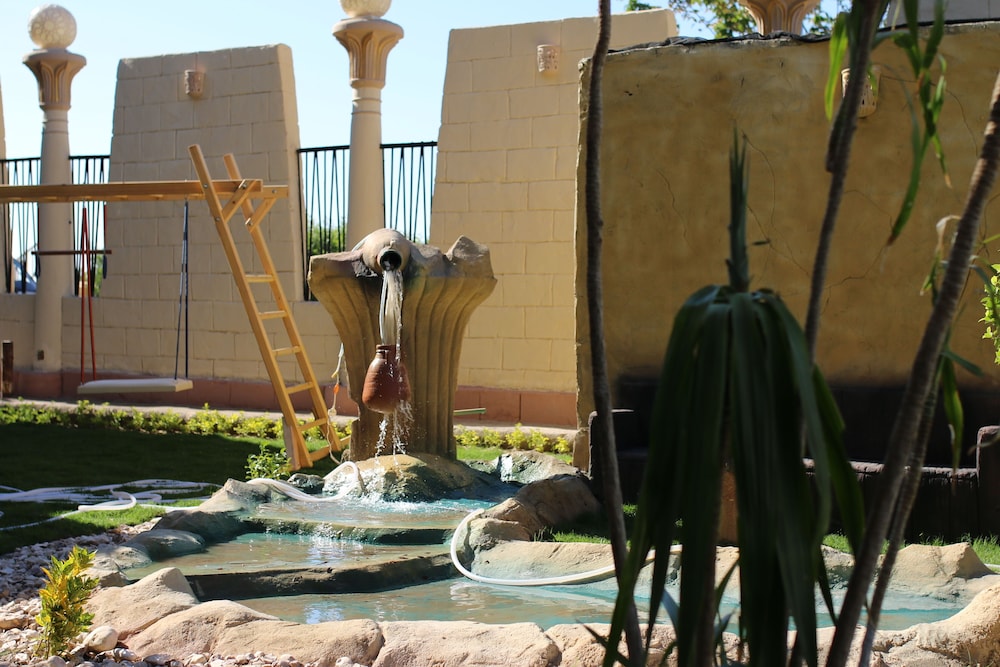 luxor hotel armed forces