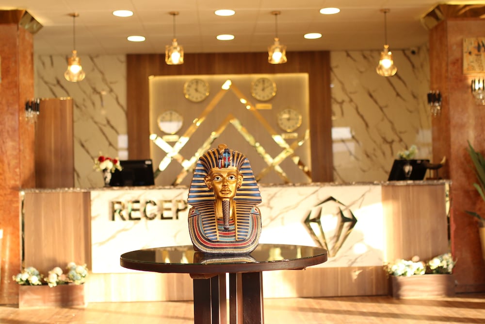 luxor hotel armed forces