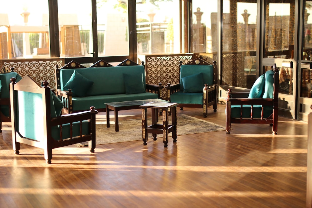 luxor hotel armed forces